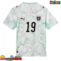 Camisa de Futebol Áustria Christoph Baumgartner #19 Equipamento Secundário Mundo 2026 Manga Curta
